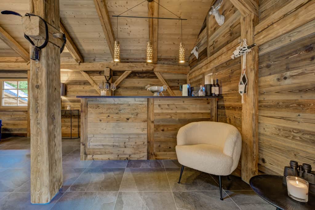 _AJP5690And8more2019-12-outdoor-chalet-sun20210629